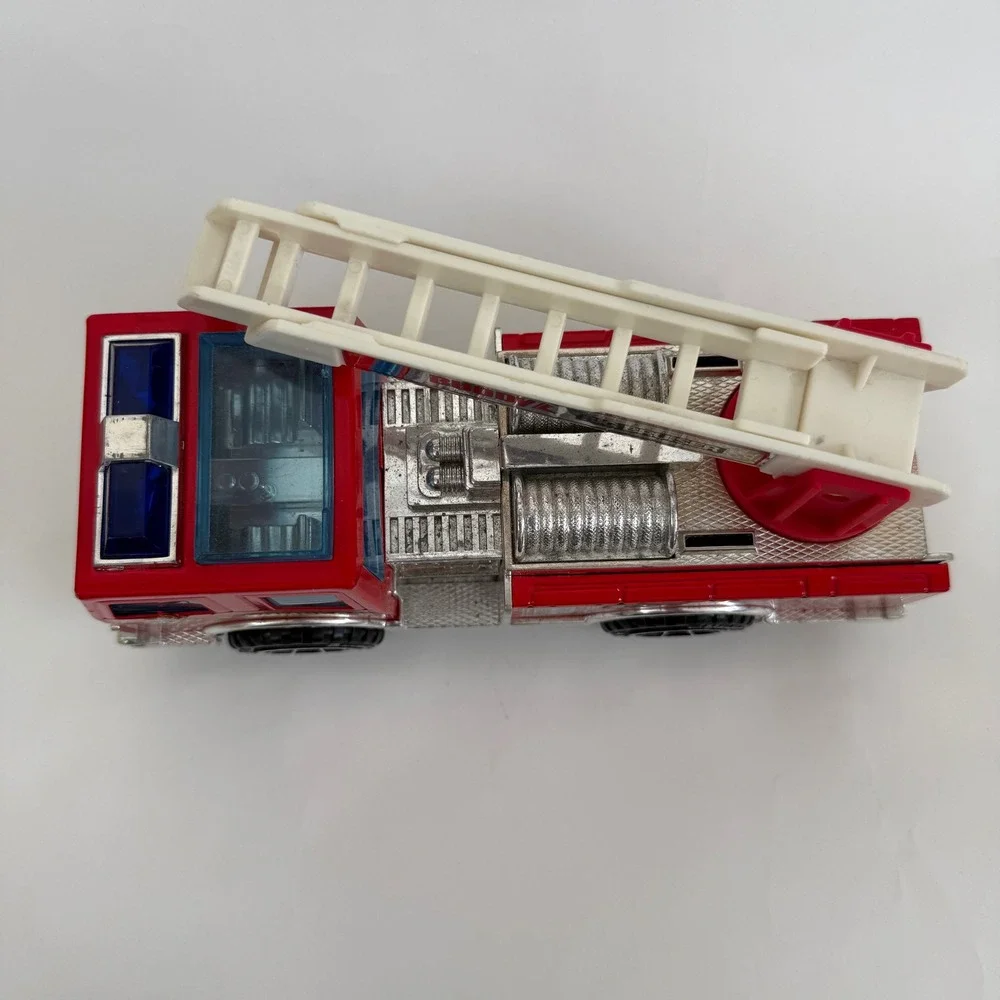 Vintage 1989 Buddy L Big Bruiser Pumper Fire Truck Ladder Lights & Sound Toy 10